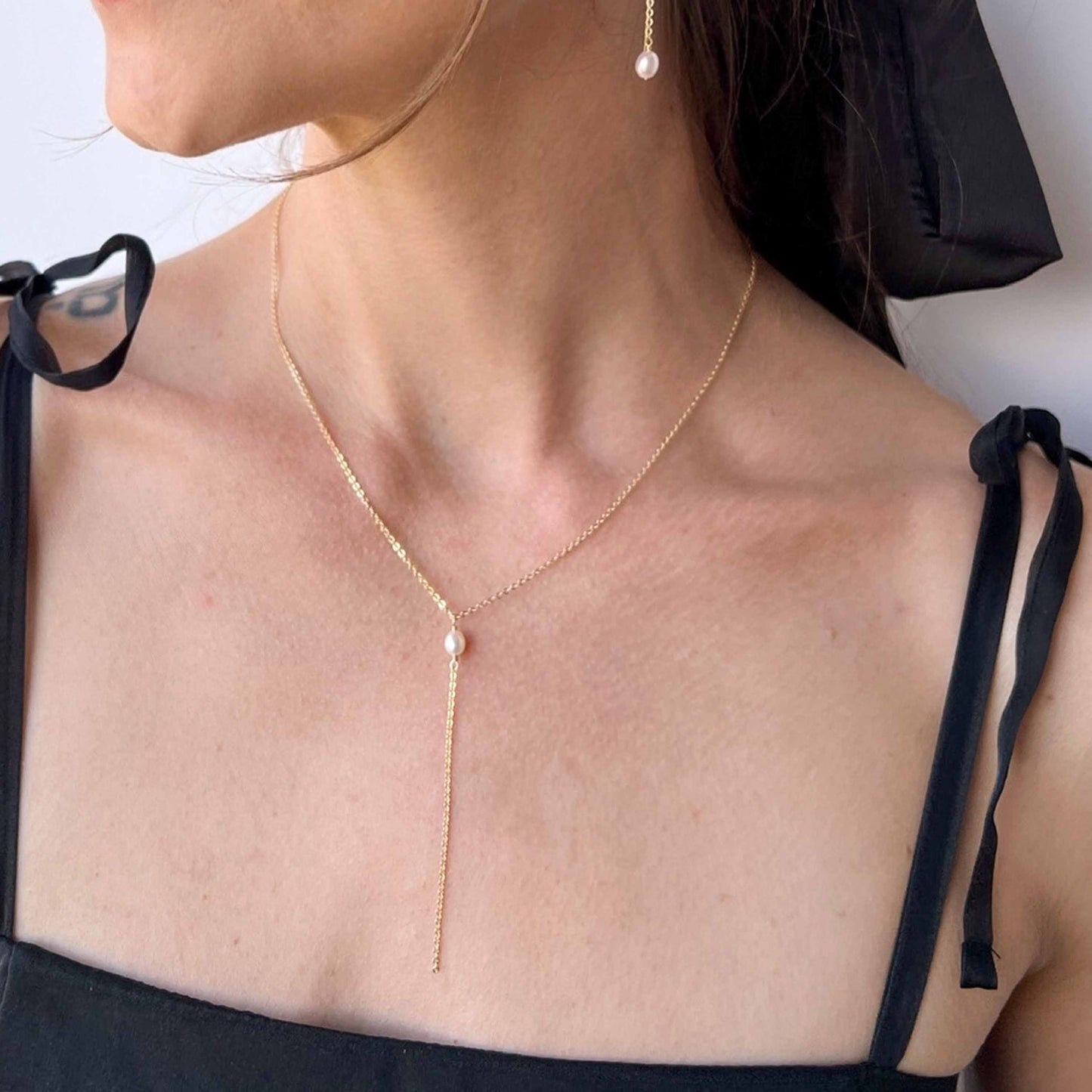 Rosa Dainty Pearl Lariat Necklace