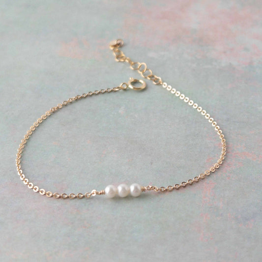 14k Gold Filled Chain bracelet with 3 tiny freshwater pearls