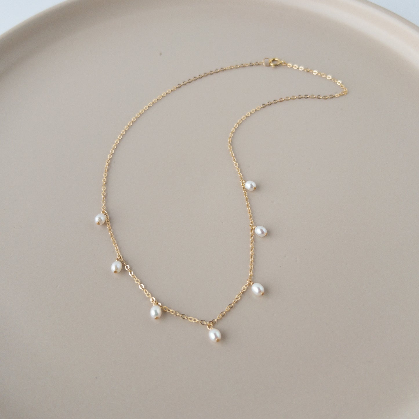 Rosa Dangle White Pearl Necklace