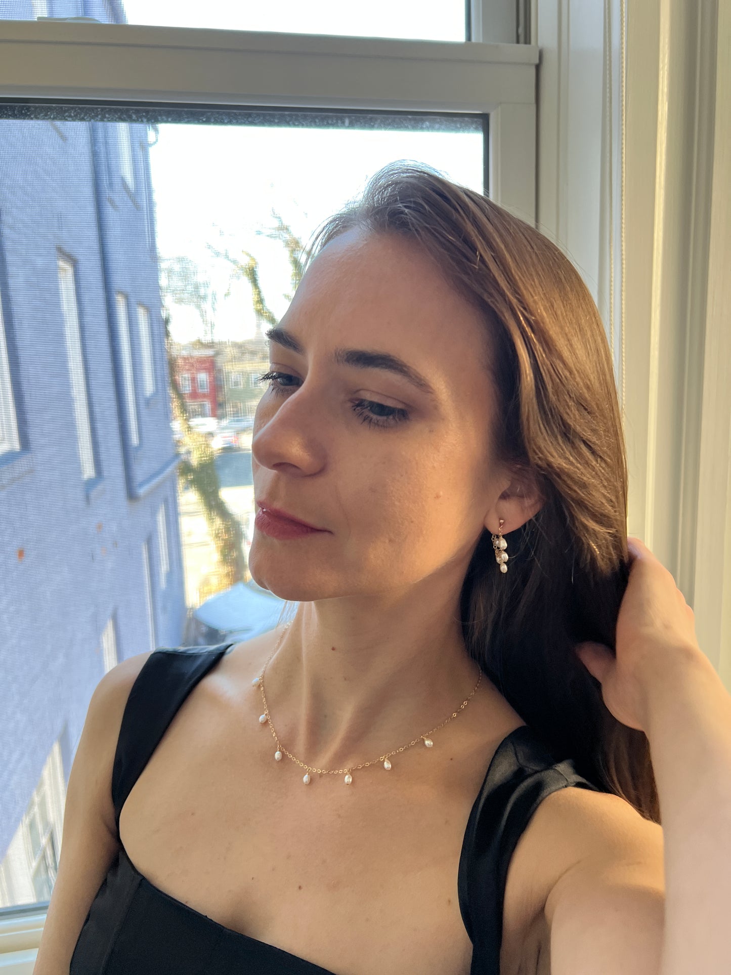 Rosa Dangle White Pearl Necklace
