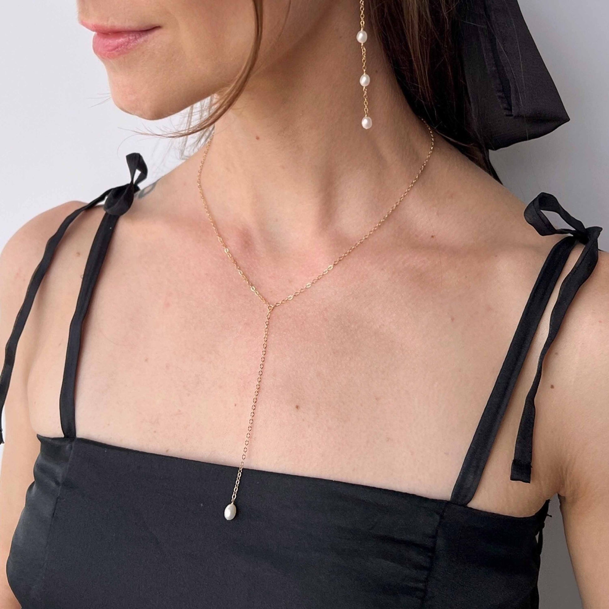 Rosa Pearl Lariat Necklace on model