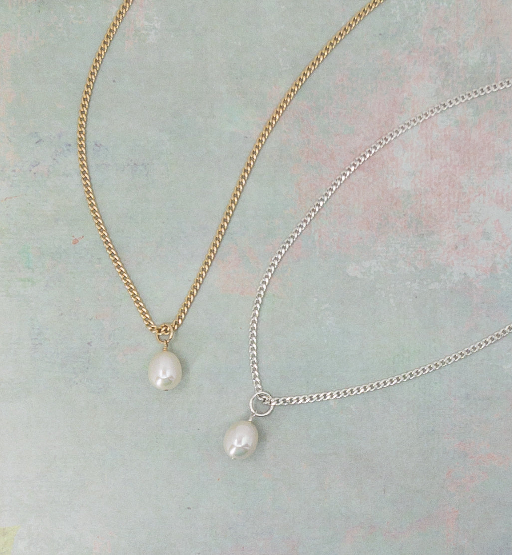 Curb Chain Necklace with Freshwater Pearl