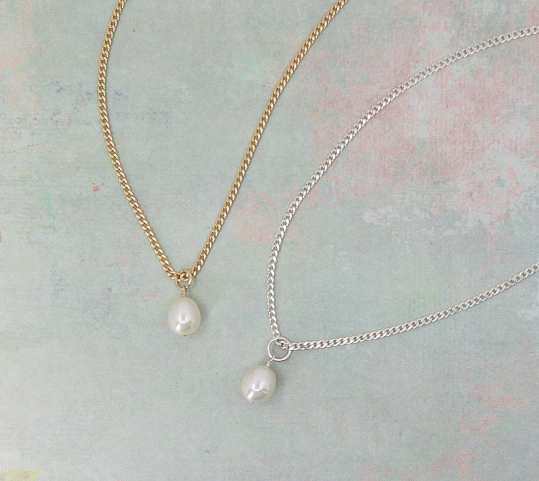 Curb Chain Necklace with Freshwater Pearl