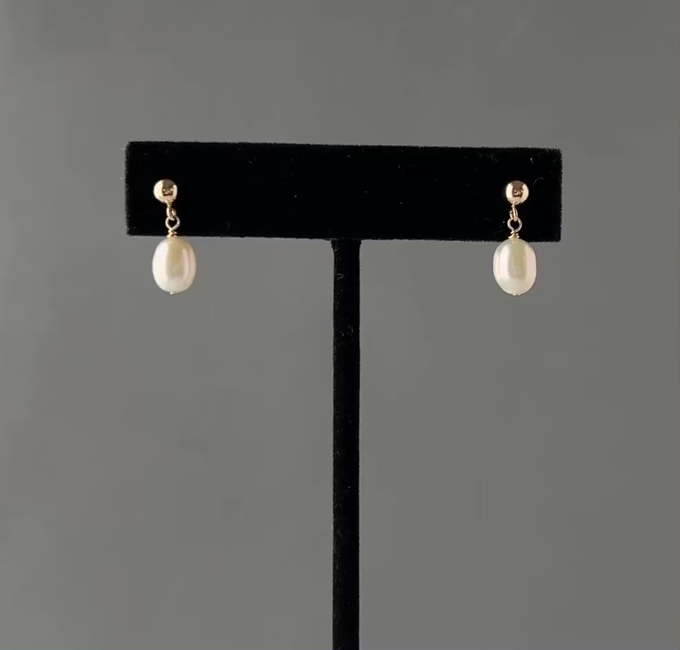 video of pearl stud earrings