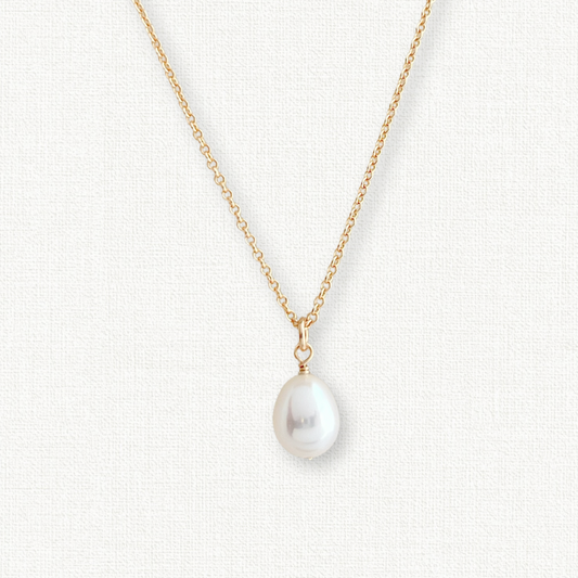Nicola Simple Pearl Necklace