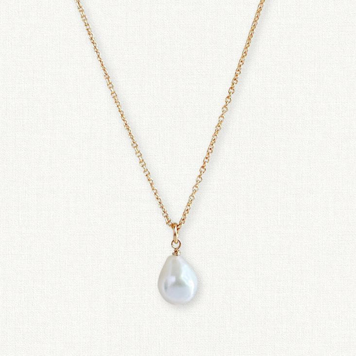 Vivara Single Pearl Necklace