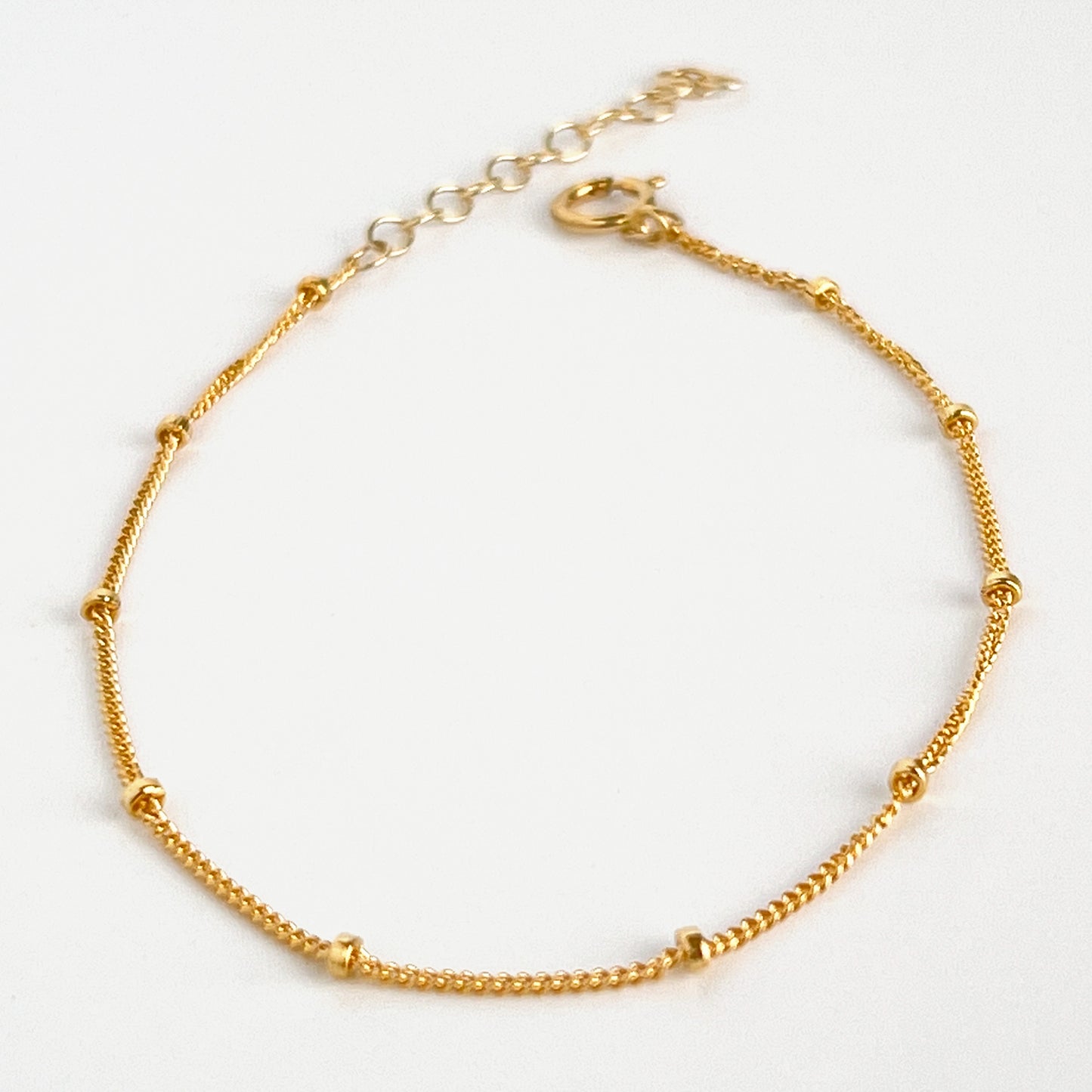 delicate bracelet gold